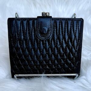 Bally kiss lock quilted leather wallet